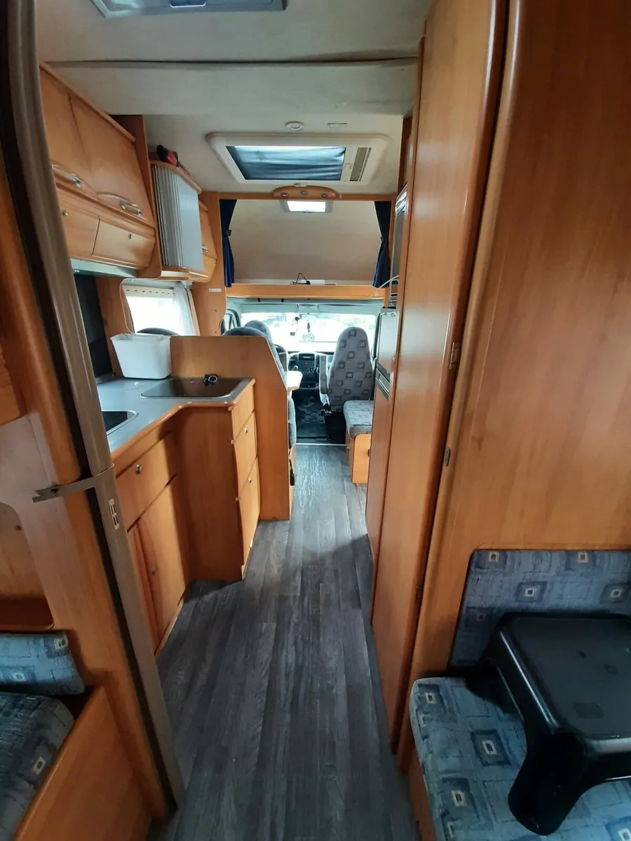 Adria coral 6 berth camper van - Image 4