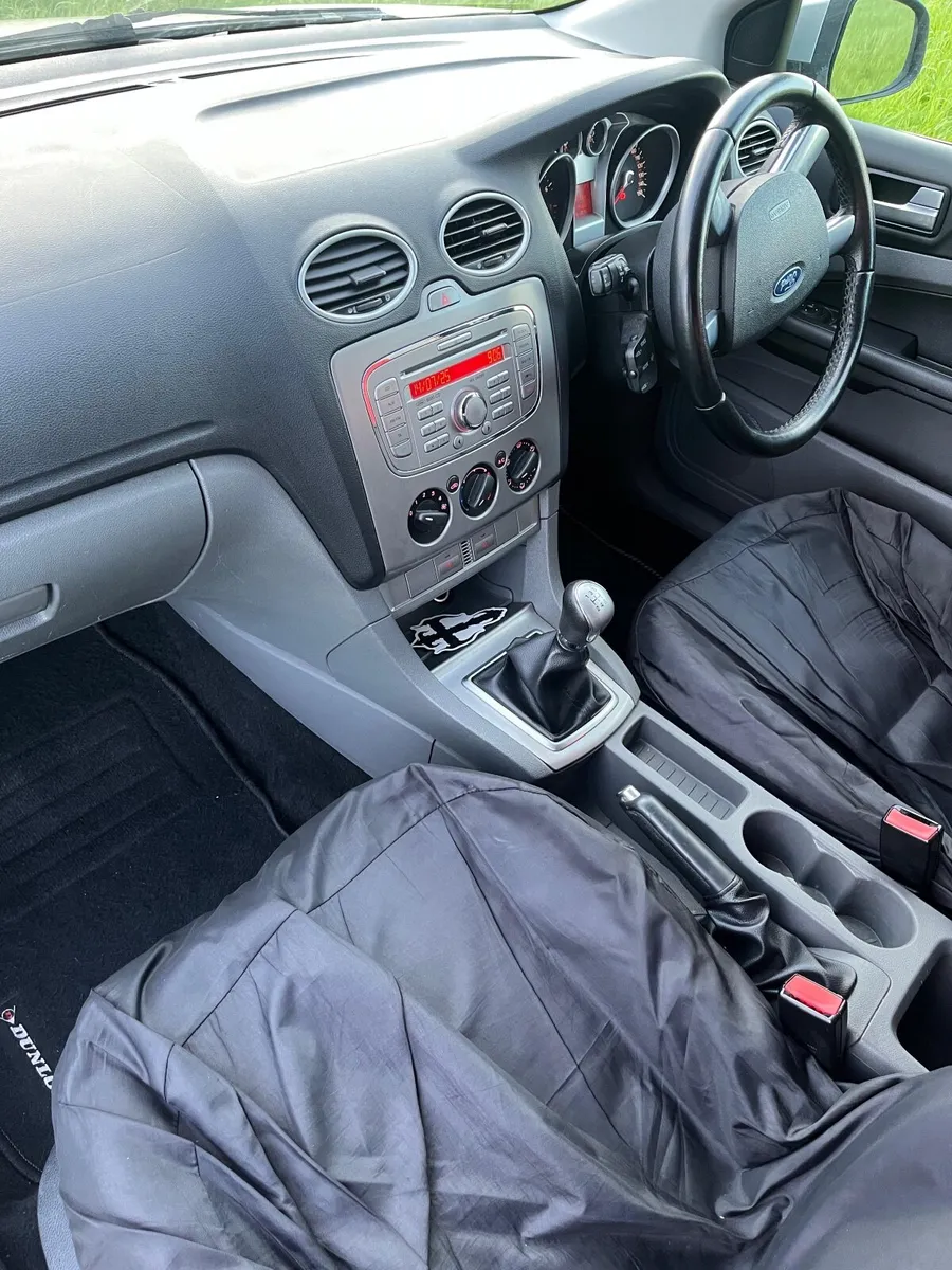 Ford Focus 2009 - Image 2