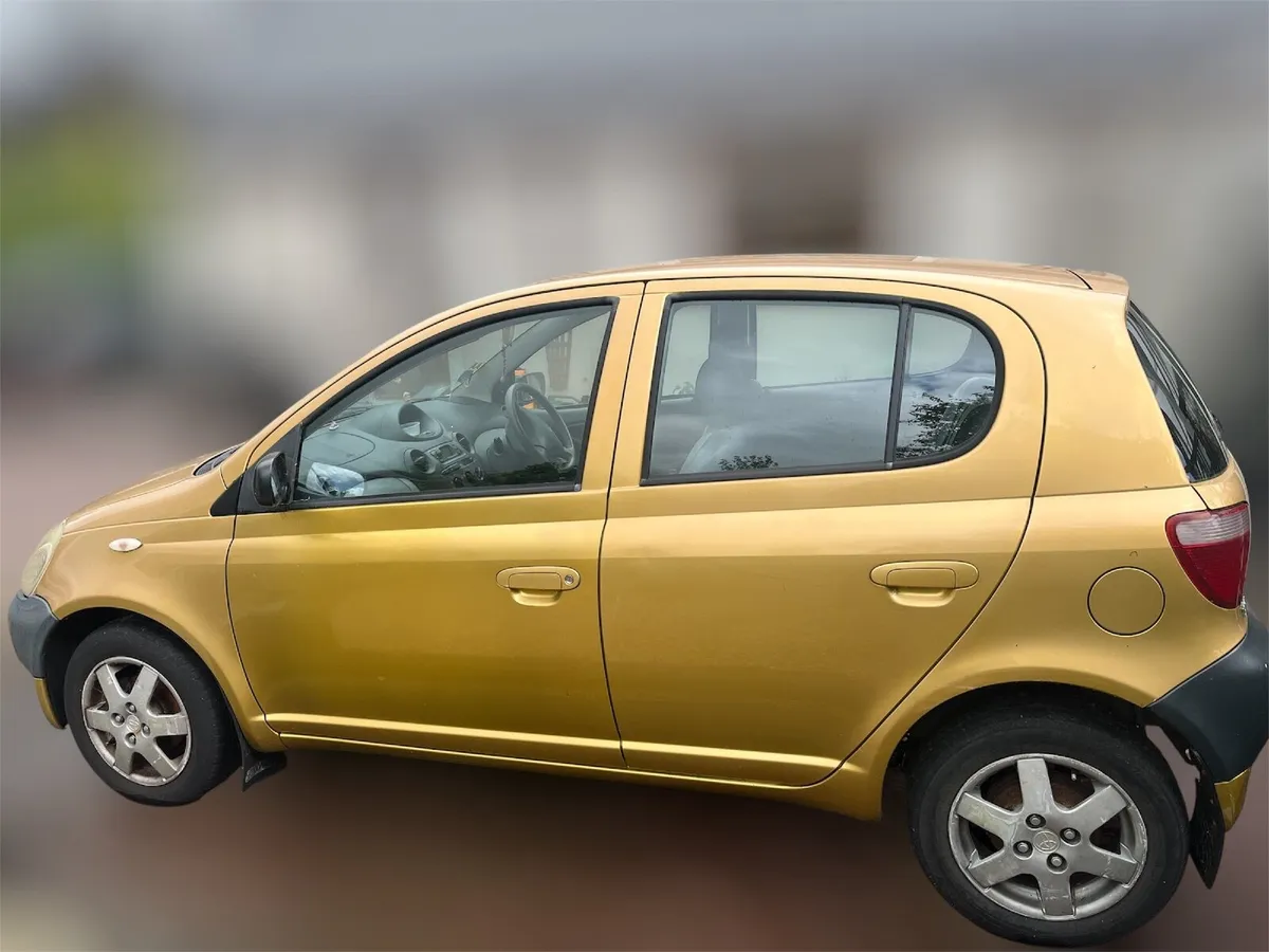 Toyota Yaris 2001 - Image 4