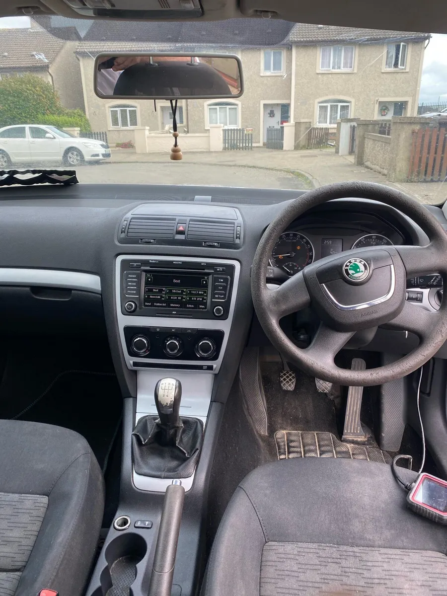Car - Image 2