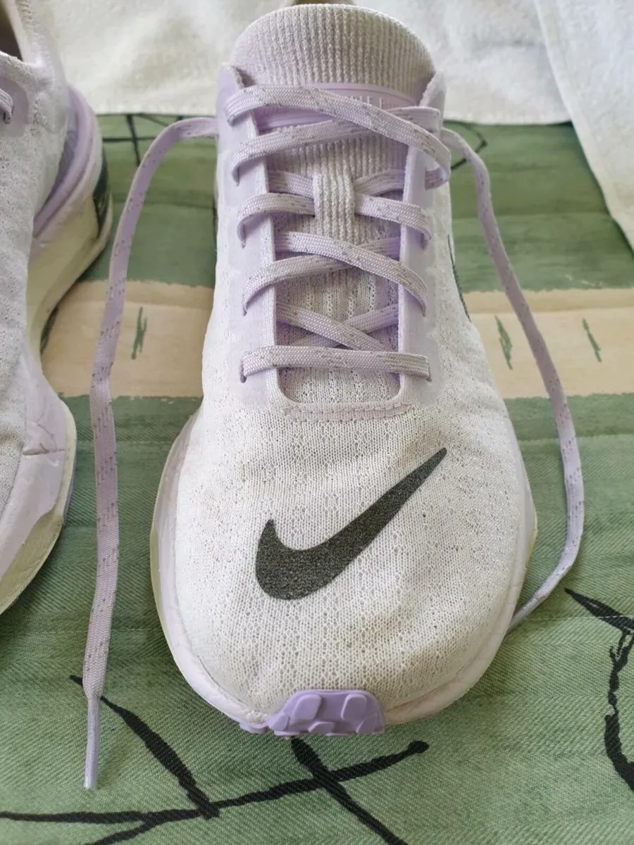 Nike ZoomX Invincible 3 Flyknit Running Shoes - Image 4