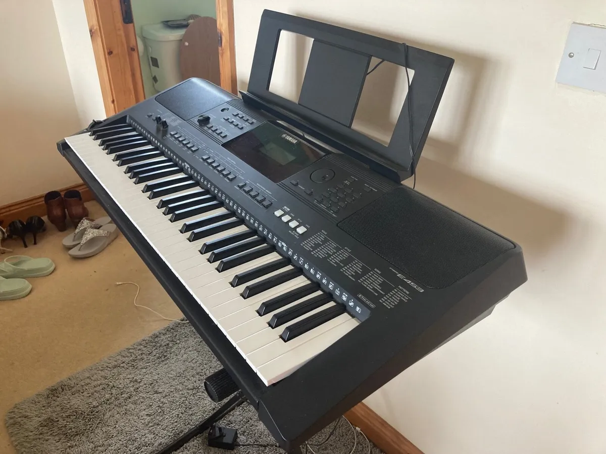 Yamaha PSR E453 Keyboard & TGI Stand - Image 2