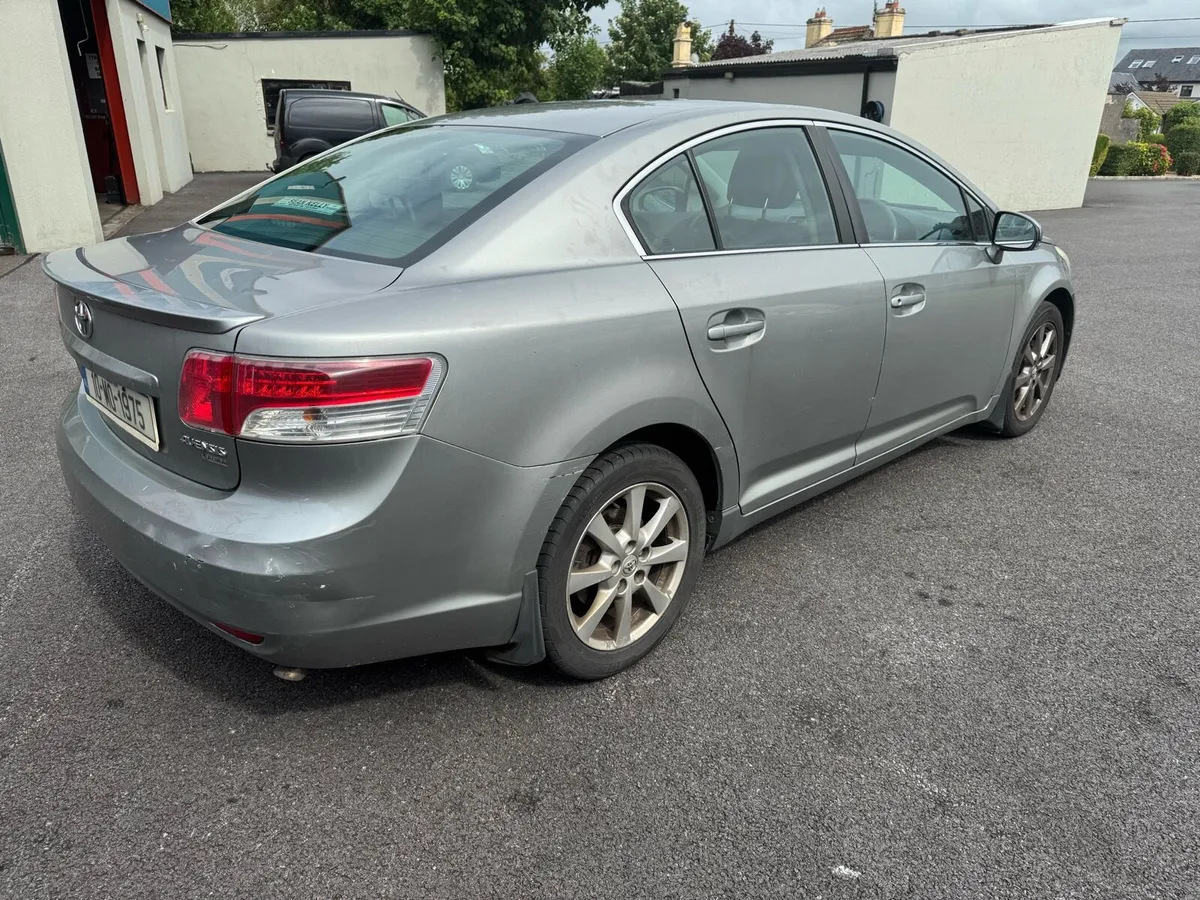 ***sold****2010 Toyota Avensis - Image 4