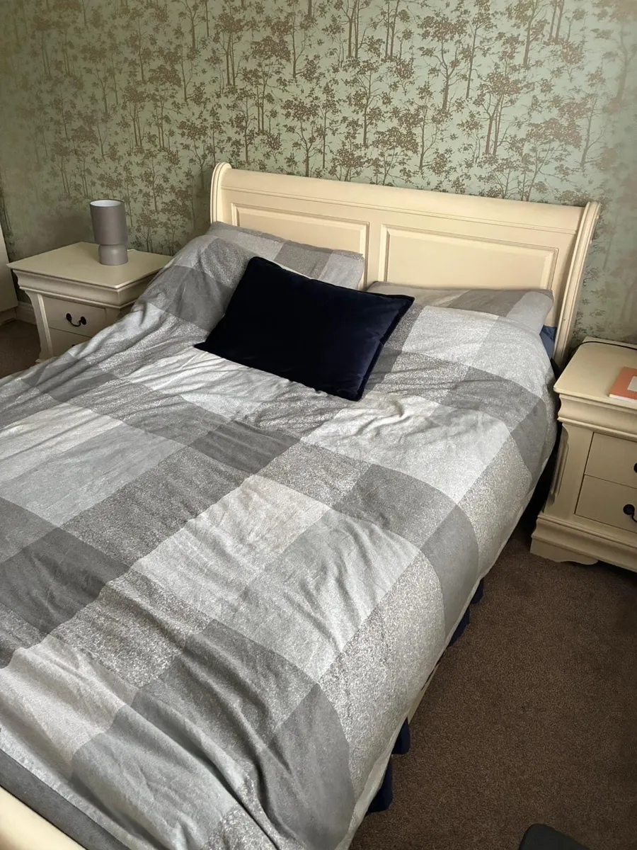 Harvey Norman cream sleigh bed 5ft and lockers - Image 2