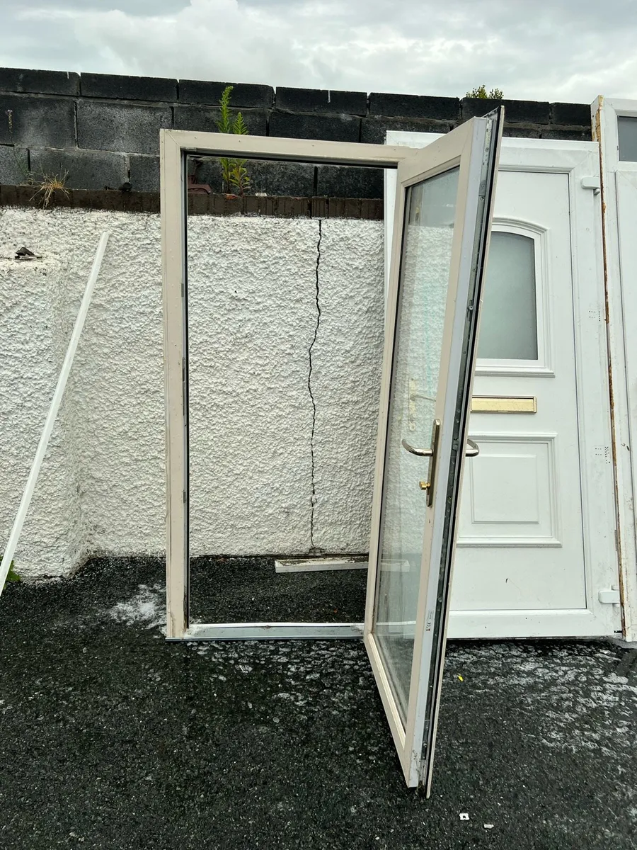 Pvc, Back door - Image 3