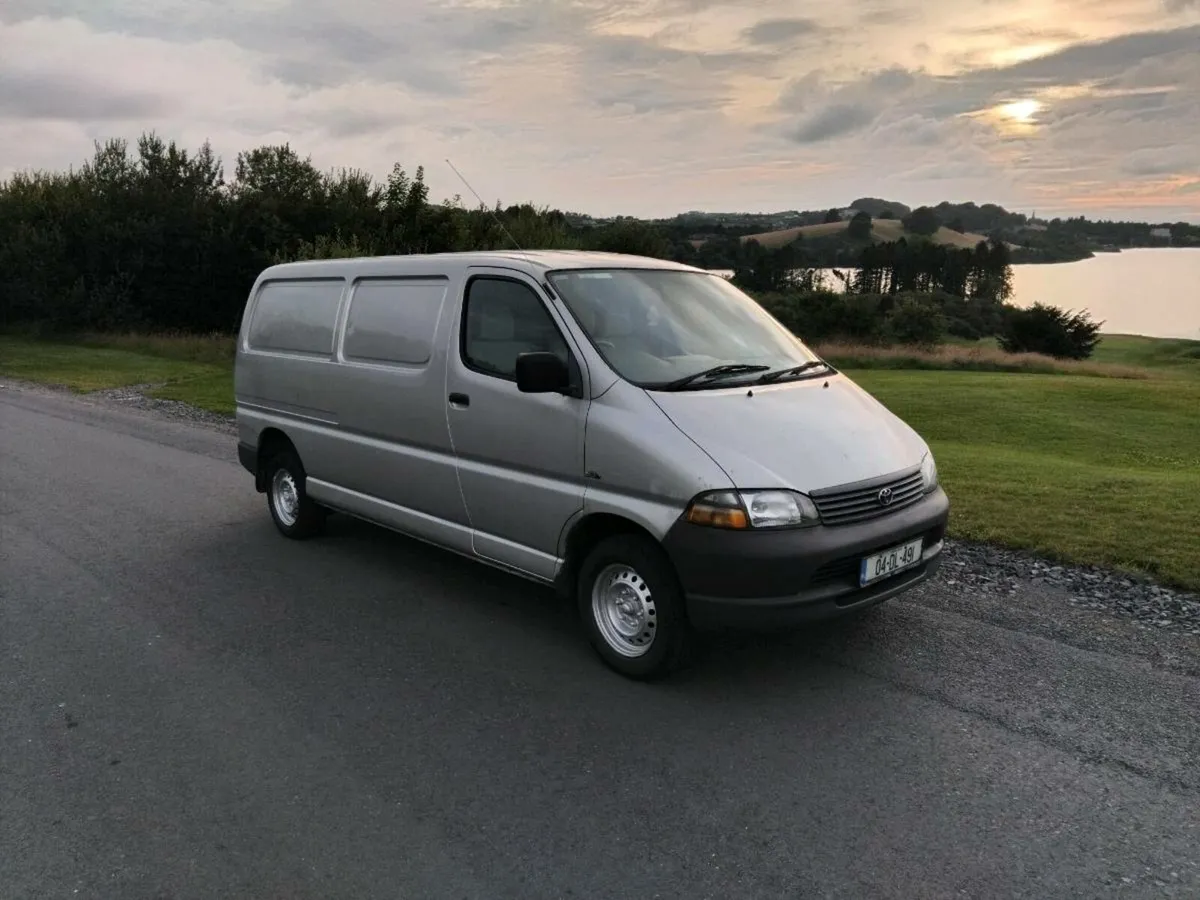 Clean 2004 hiace van test 10/25 tax 02/26 - Image 1