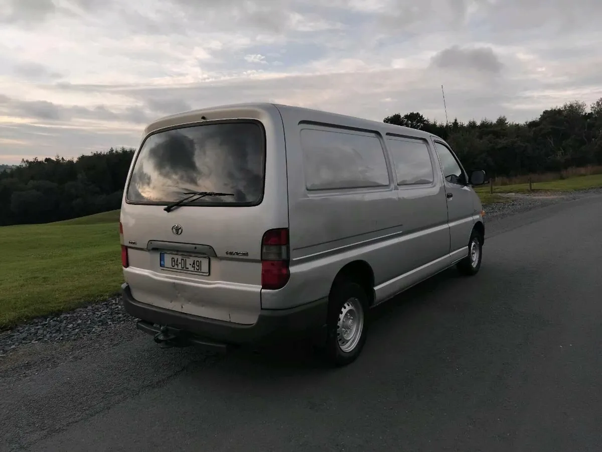 Clean 2004 hiace van test 10/25 tax 02/26 - Image 3