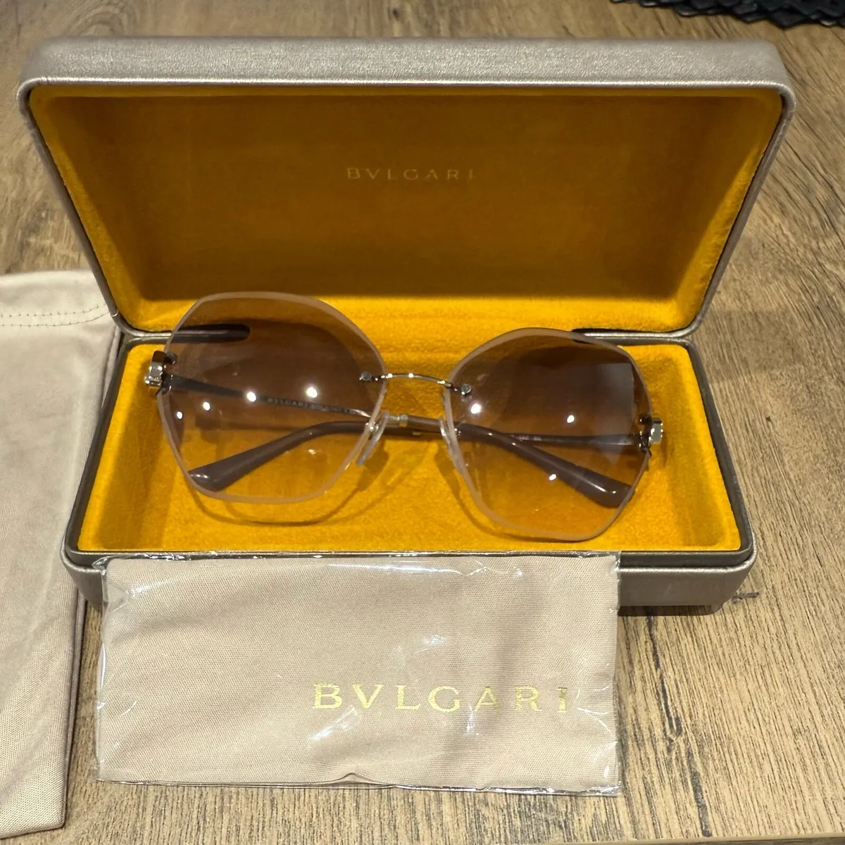 BVLGARI Ladies sunglasses - Image 1