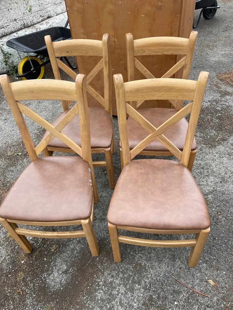 Oak kitchen table + 4 chairs - Image 3