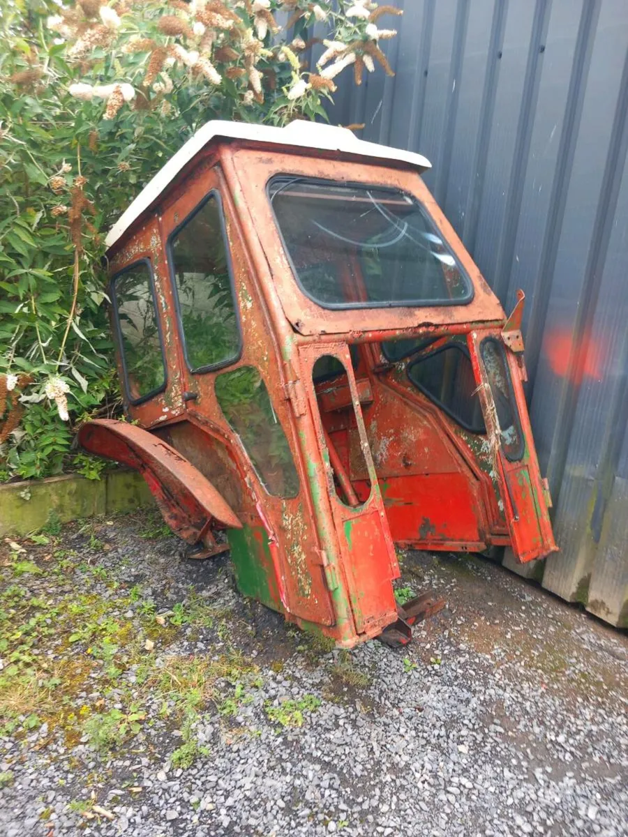 Tractor cab