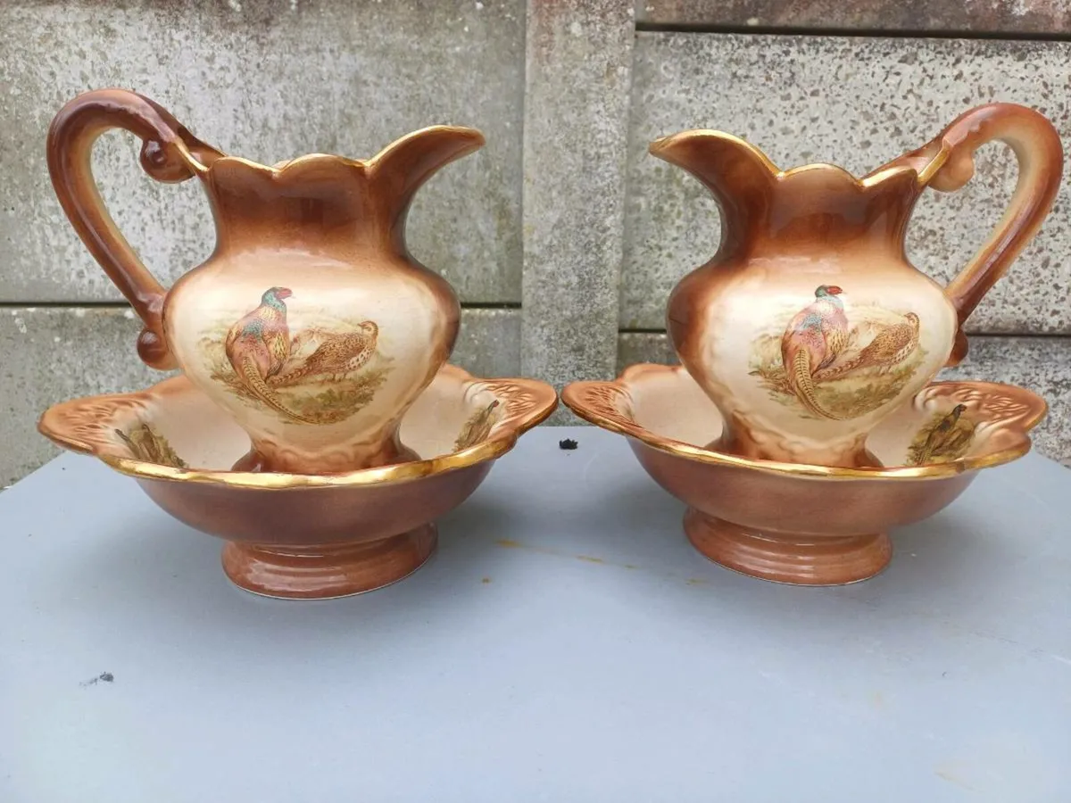 1940/50s Staffordshire Jugs & Bowls - Image 1