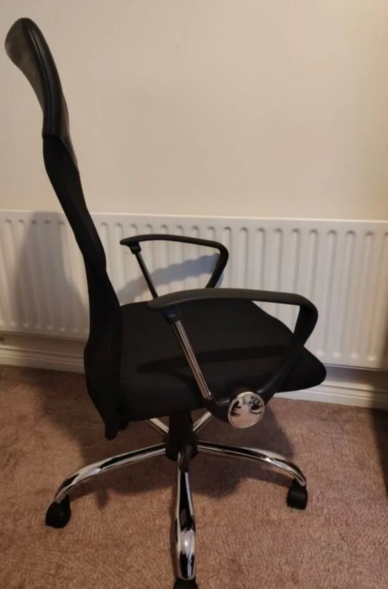 Office chair with mesh back - Image 2