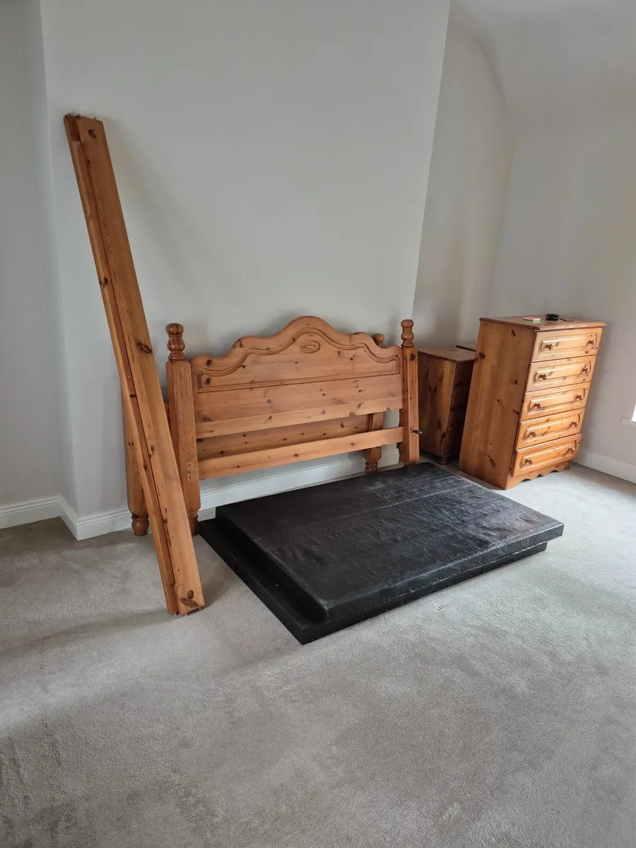 Bedroom furniture - Image 1