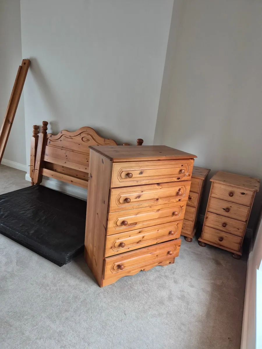 Bedroom furniture - Image 3