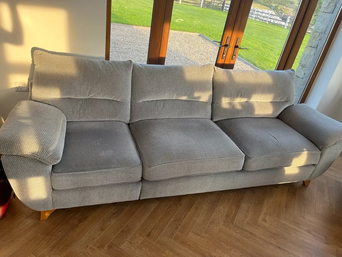 5 Seater - Image 4