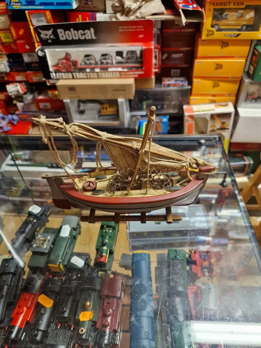 Model Sailing Fishing Boat - Image 1