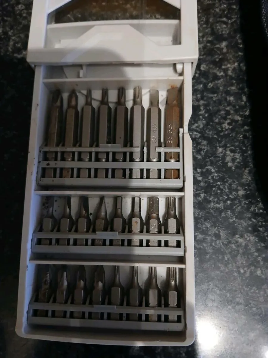 Bosch Battery Drill - Image 4