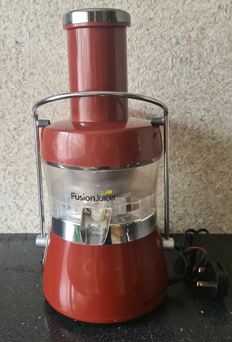 Tristar Fusion Juicer – Red (Model MT-1020-1) - Image 1