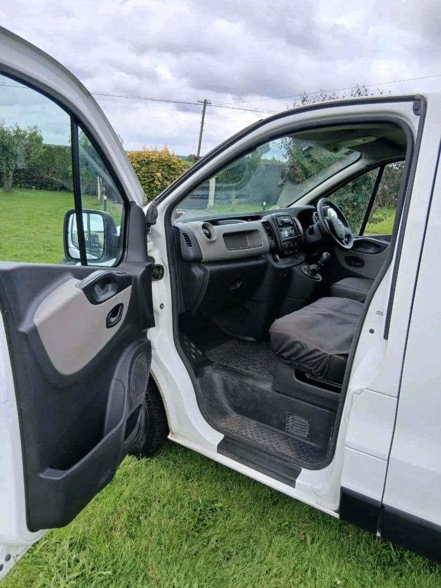 2017 Nissan NV300 LWB CREWCAB - Image 3