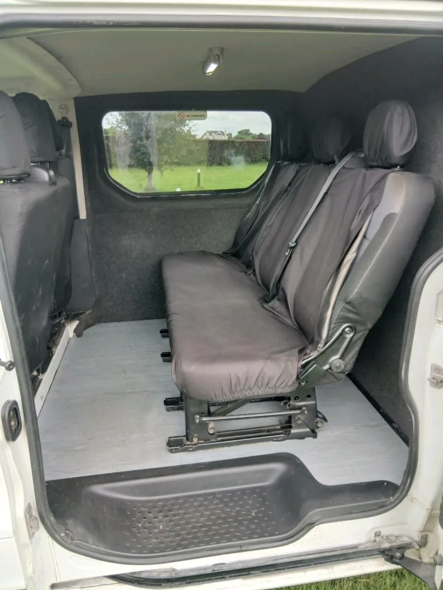 2017 Nissan NV300 LWB CREWCAB - Image 4