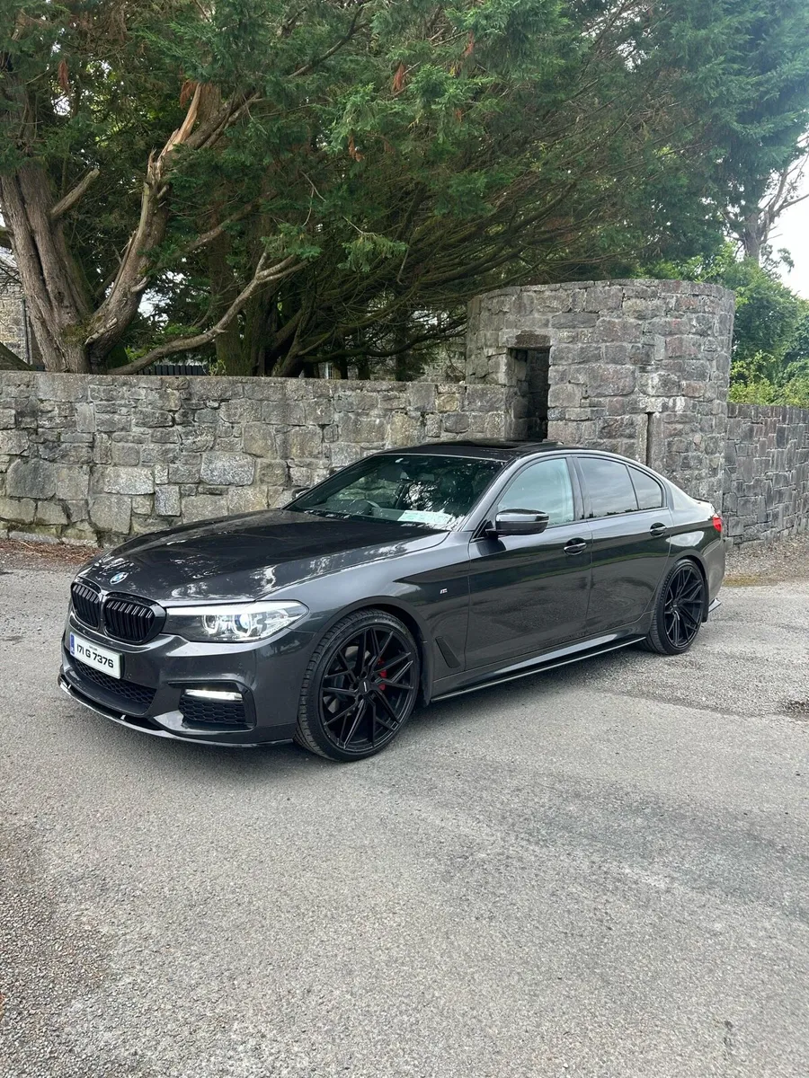 BMW 520D X-drive Msport *Sunroof* - Image 3