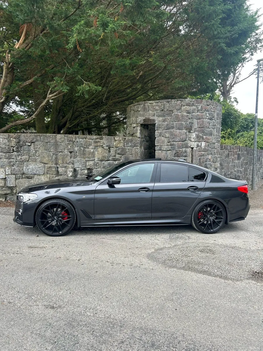BMW 520D X-drive Msport *Sunroof* - Image 4