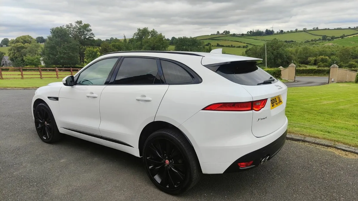 Jaguar F-Pace 2019 R Sport 2.0 Diesel - Image 2