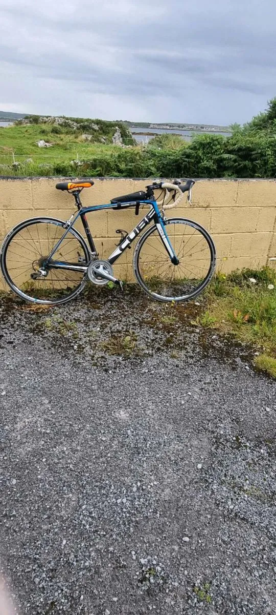 Cube Agree Carbon Fibre Road Bike - Image 1