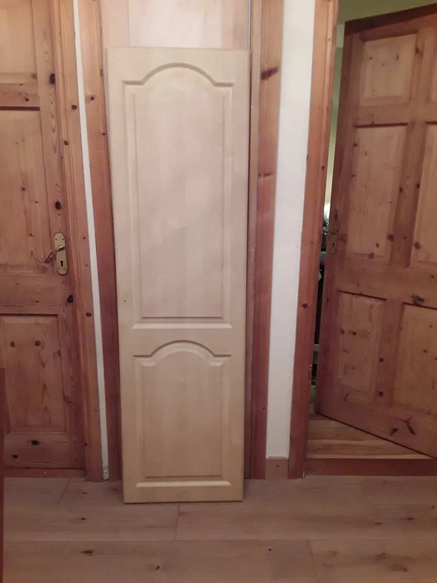 Beach coloured cloakroom door - Image 1