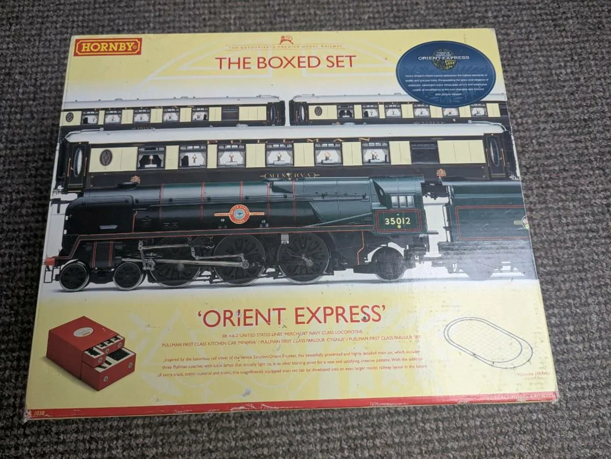 Hornby Orient Express Boxed Set - Image 1