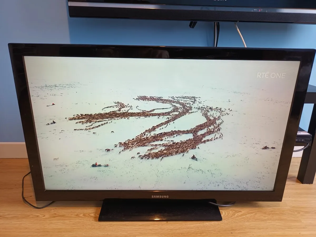 Samsung 40 inch TV - Image 4