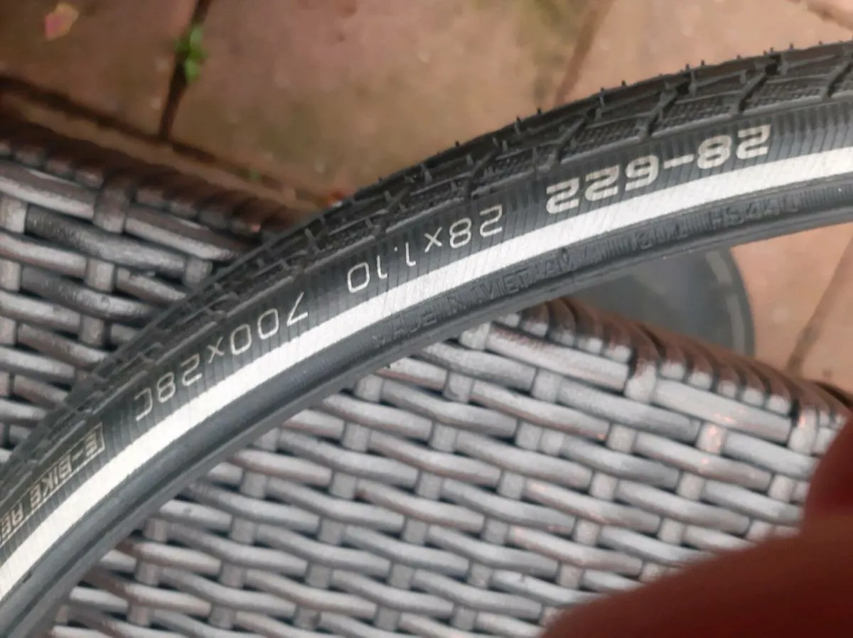 Bicycle tyre - Image 2