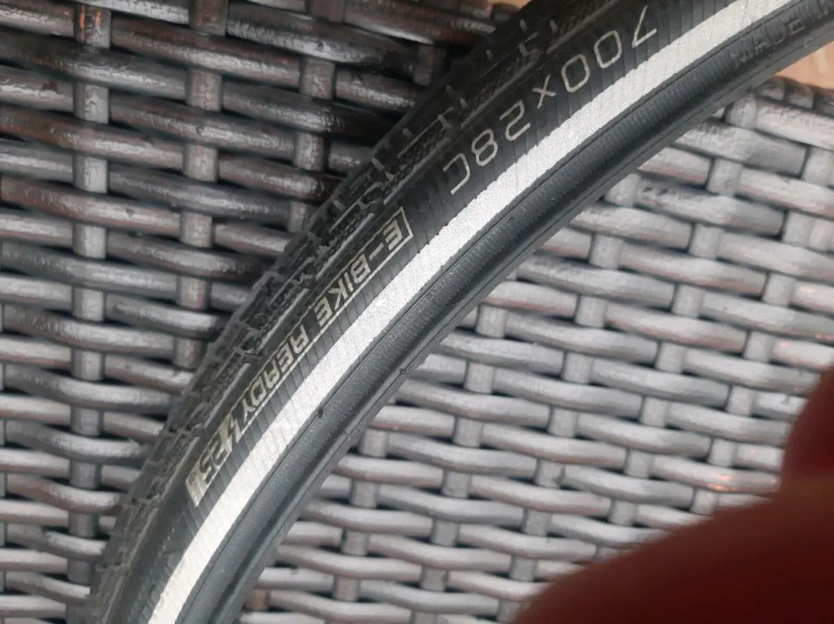 Bicycle tyre - Image 3