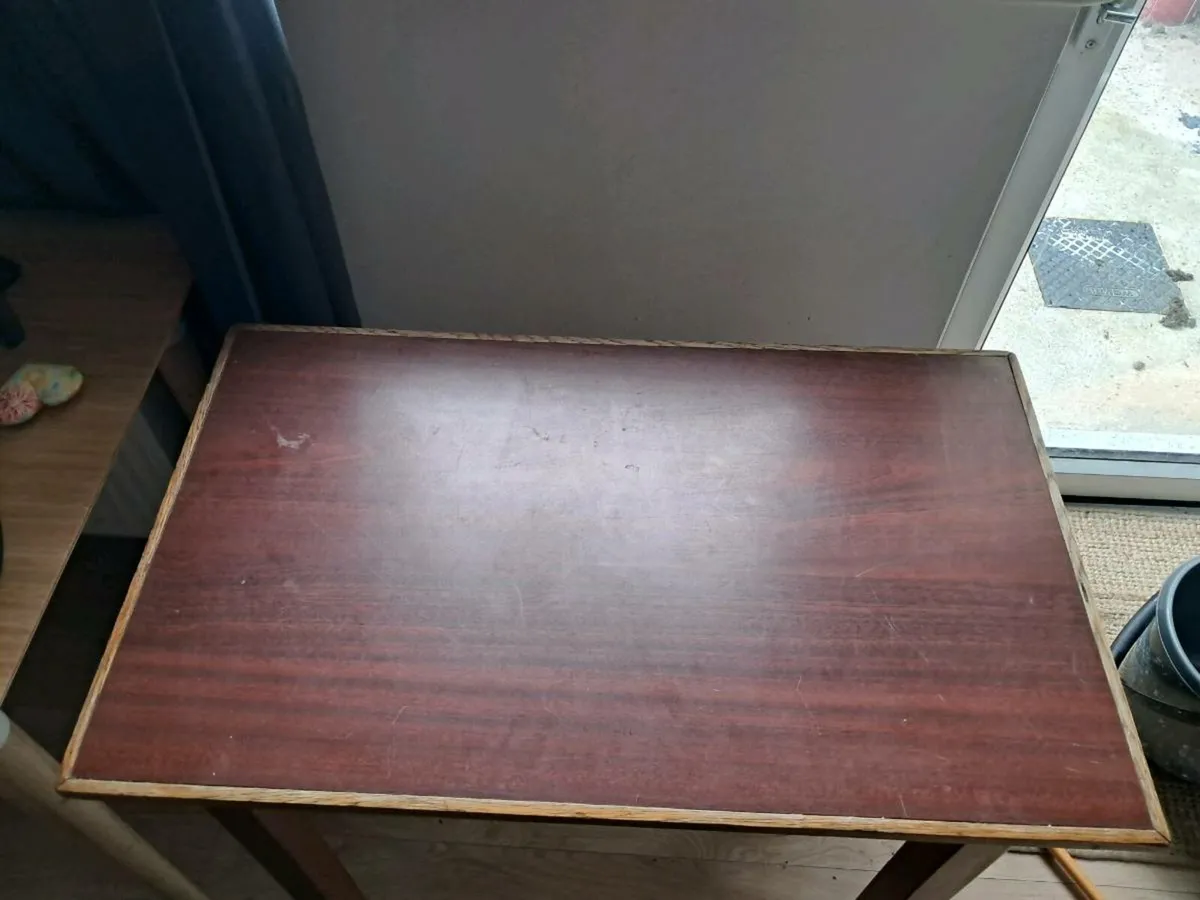 Small desk/table - Image 3