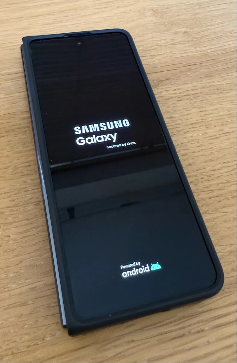 Samsung Galaxy Fold 5 - Image 1