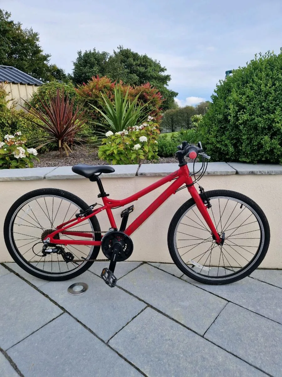 Carerra Junior Hybrid Bike 20" 8-11 yrs - Image 1