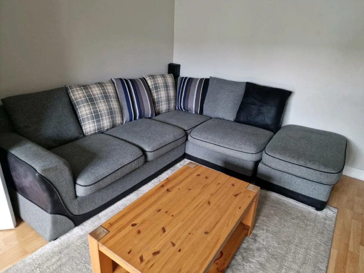 Corner sofa - Image 1