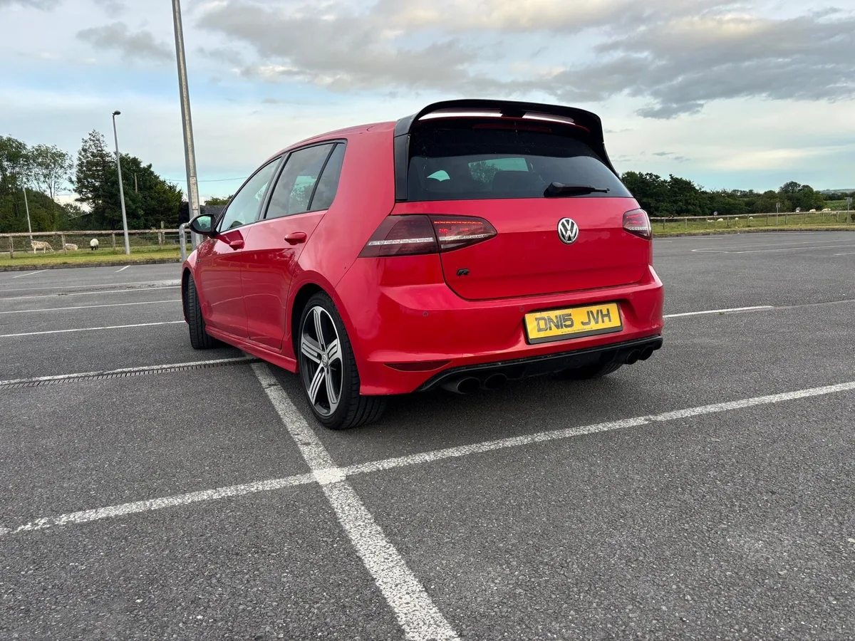 Volkswagen Golf R - Image 2