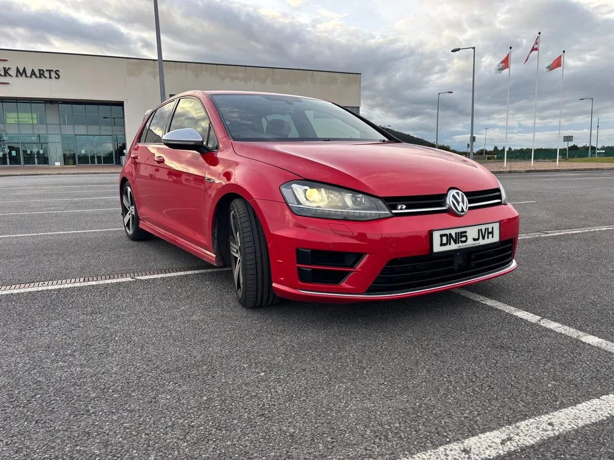 Volkswagen Golf R - Image 4
