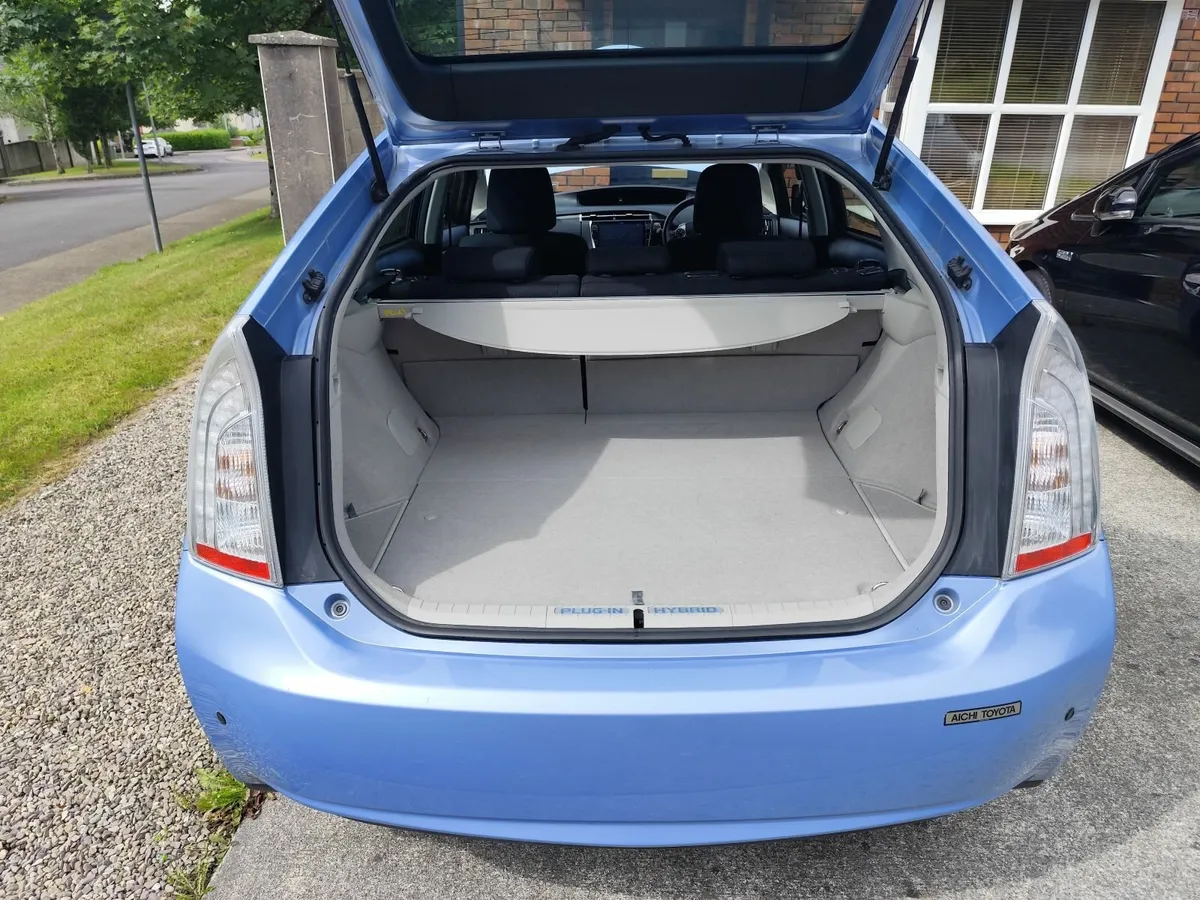 Toyota Prius Plug In!1Owner!Only43000 Mls!New NCT! - Image 4