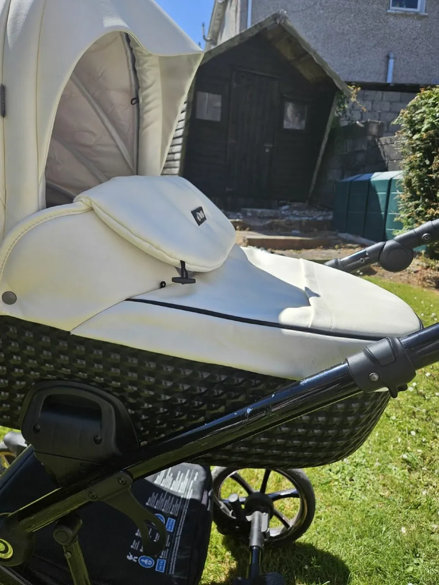 Baby Travel System - Image 1