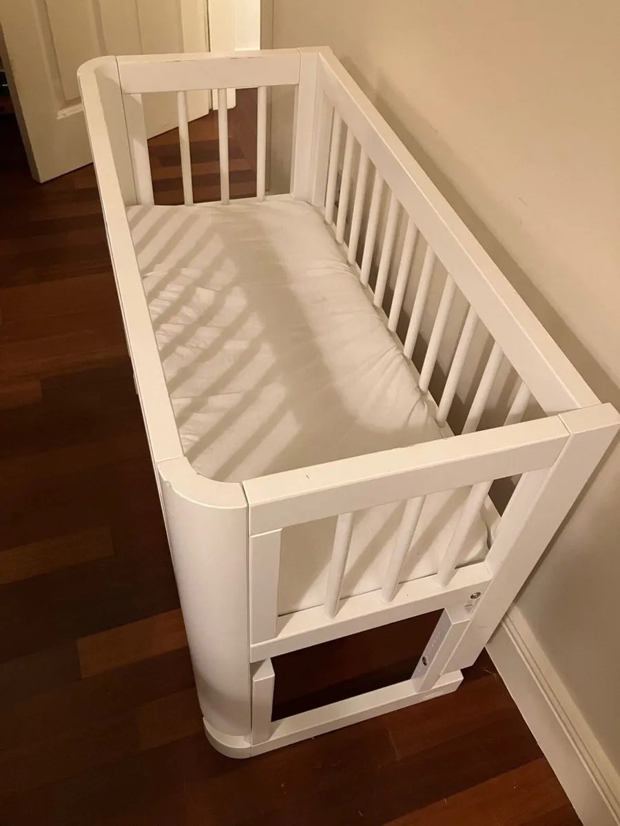 Baby’s cot - Image 2