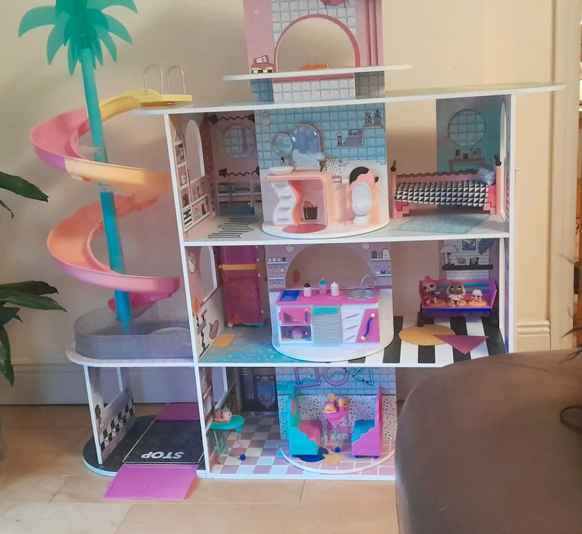 LOL Surprise Dollhouse. - Image 1