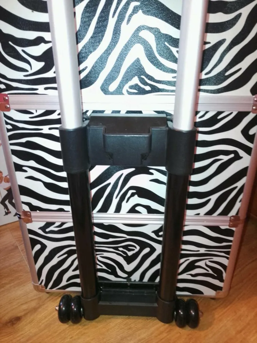 Mobile Beauty Box - Large - 3 Tiers - Image 3