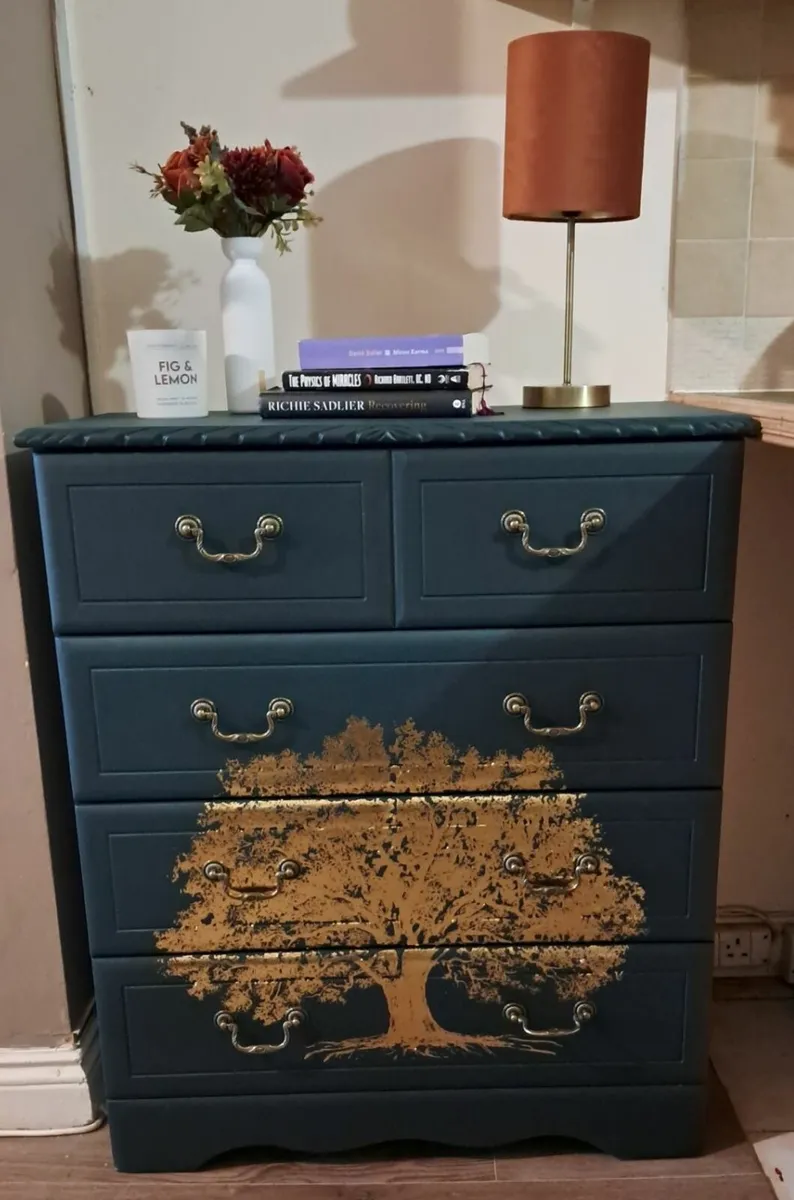Chest of drawers - Image 1