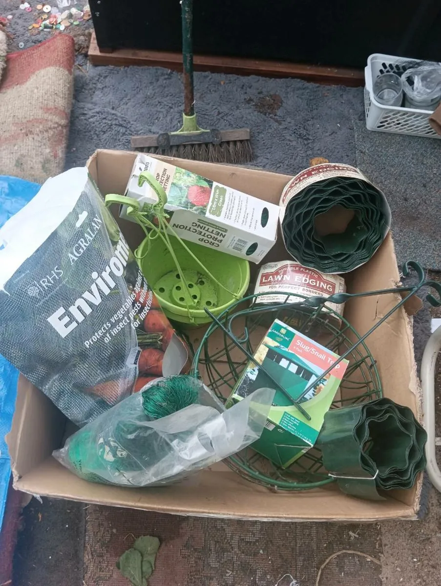 Selection of garden,bits all new 25 lot - Image 1