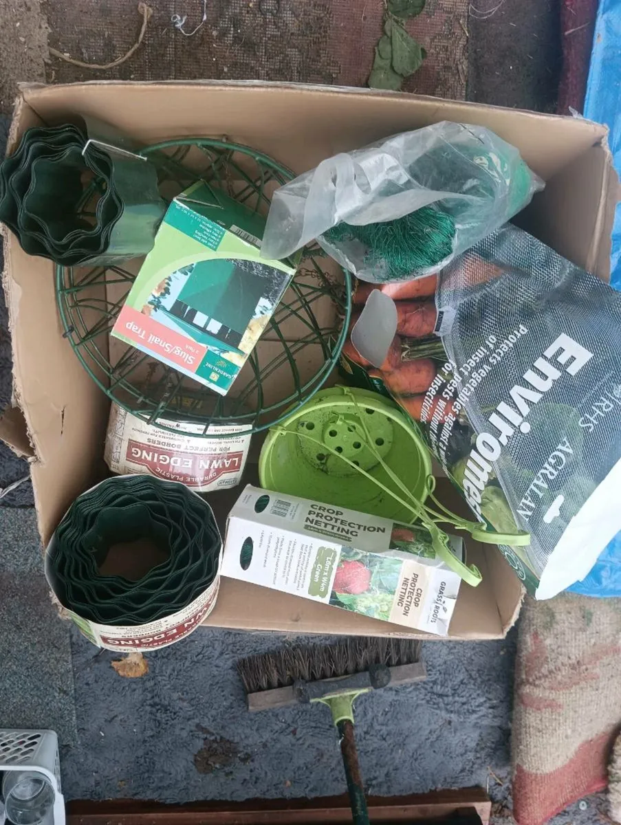 Selection of garden,bits all new 25 lot - Image 2