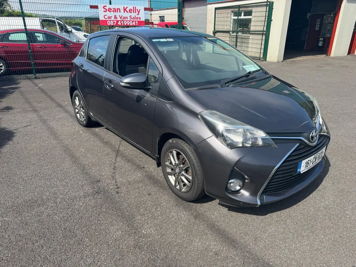 2016 Toyota Yaris Luna - Image 3