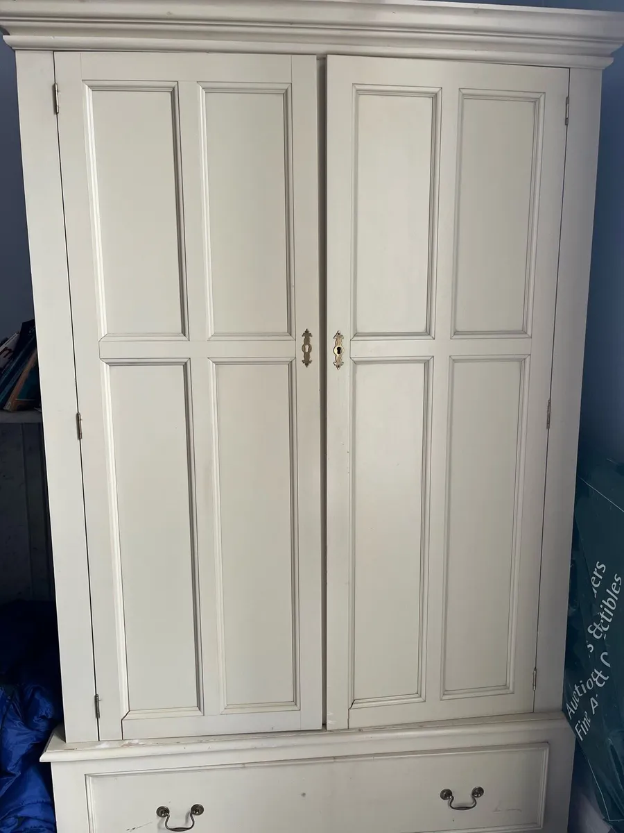 Shabby chic solid cream wardrobes x 2 - Image 4
