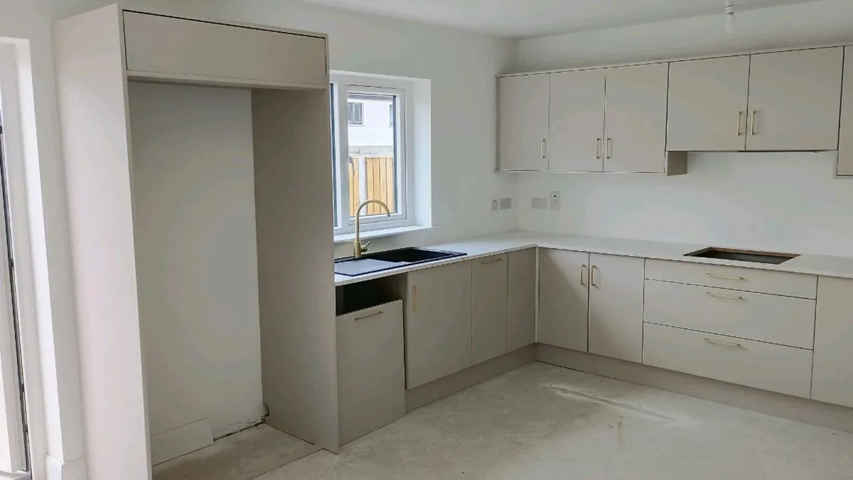 Cashmere Kitchen Cabinets, units, brand new - Image 1